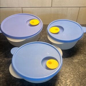 Tupperware Blue and Yellow Crystal Wave- Vent N Serve Lidded Bowls Set Microwave